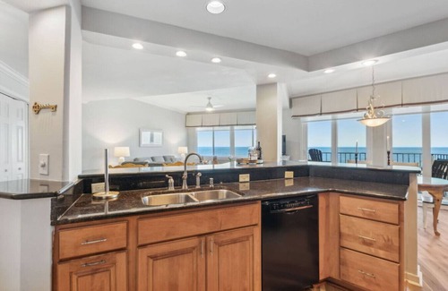 Fernandina Beach Villa | Oceanfront Penthouse w/Panoramic Ocean Views!