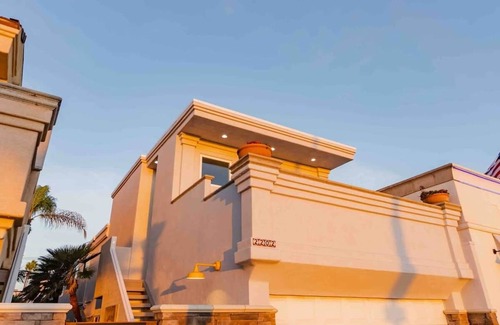Newport Beach Casa | Oceanfront Pier Upper Beach House