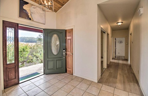 Point Arena Casa | Oceanfront Point Arena House with Lovely Deck!