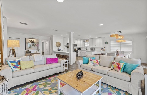 New Smyrna Beach Casa | 🌊Oceanfront-Pool-Pet Friendly-Blue Yonder Beach House🌊