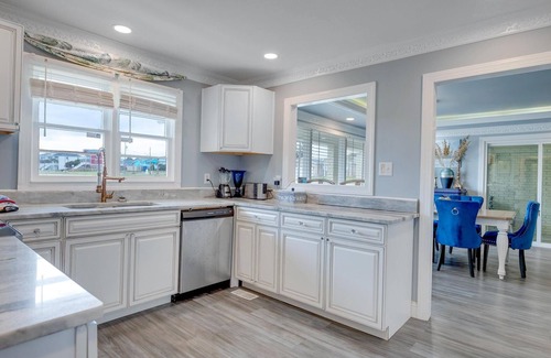 Atlantic Beach Casa | Oceanfront Private Beach House w/Private Hot Tub + Free Attraction Tickets!