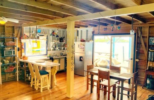 Bocas del Toro Casa | Oceanfront, Quiete and Convenient Location