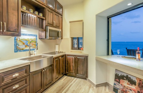 Cabo Bello Condominio | OCEANFRONT, REMODELED, AMAZING LOCATION!