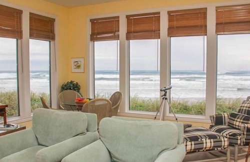 Neskowin Casa | Oceanfront Retreat