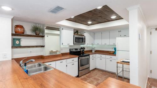 Ormond-by-the-Sea Casa | Oceanfront spectacular views with direct beach and pool access!