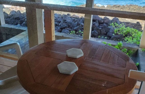 Kapoho Apartamento | Oceanfront studio see whales and dolphins