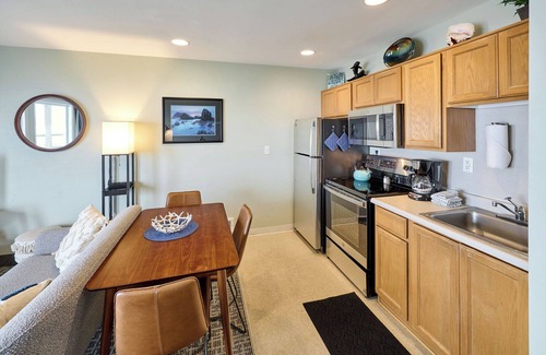 Lincoln City Condominio | Oceanfront Studio - Ground Floor - Sleeps 4