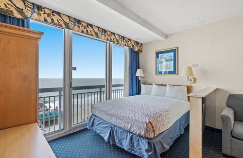 Downtown Myrtle Beach Hotel | Oceanfront Studio - Right on the Boardwalk