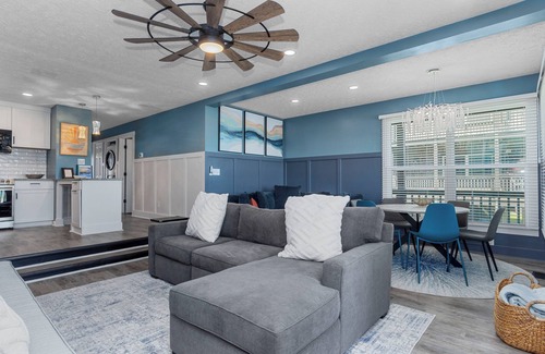 Emerald Isle Condominio | Oceanfront, Stunning Contemporary Condo,1st Floor, Recently Remodeled
