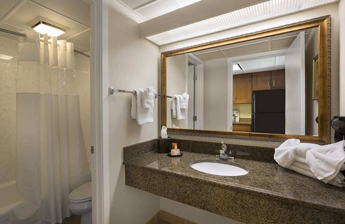 Myrtle Beach Complejo | Oceanfront Suite at Coral Beach Resort - Full Access to Amenities!