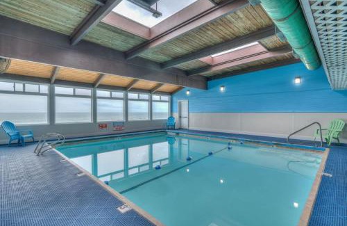 Lincoln City Casa | Oceanfront Suite - Sleeps 6 - Beach Access & Full Kitchen