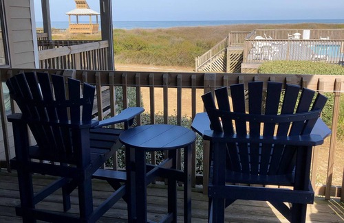 Duck Condominio | OCEANFRONT@The Lucky Duck- 100% renovated, clean, cozy & well-appointed.