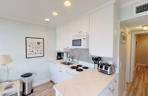 Charleston County Condominio | Oceanfront, Top Floor/ Corner Sea Cabin, Gorgeous Views with Pool