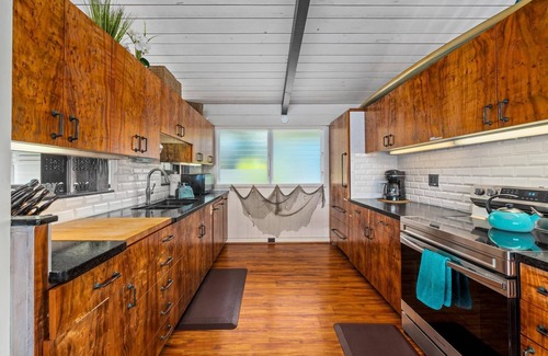 Kahaluu Bay Casa | Oceanfront Tranquility at Hale Maluhia, Kona Coast