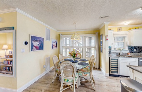 Avon Condominio | Oceanfront- Tressa Terrace - Beachfront - Amazing Ocean Views - Large Pool