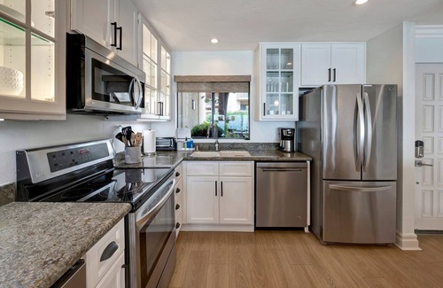 Solana Beach Condominio | Frente al mar! Unidad de esquina de vistas sin obstáculos - Totalmente remodelada