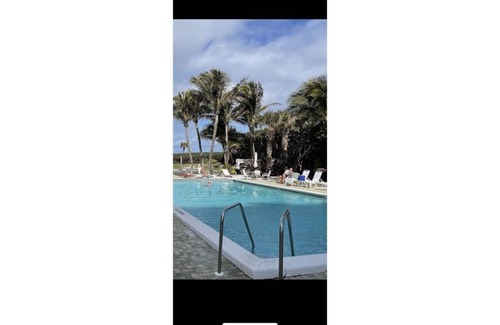 Hutchinson Island South Apartamento | Oceanfront!
