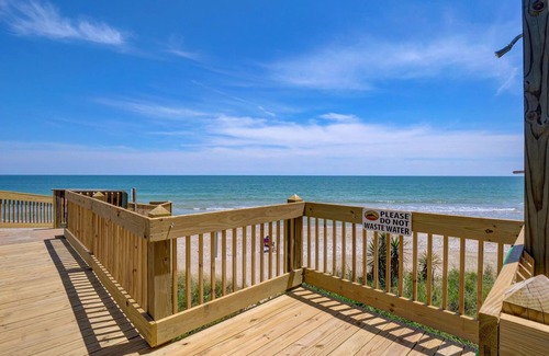 Sneads Ferry Condominio | Oceanfront End Unit 2BR Condo - Linens Included