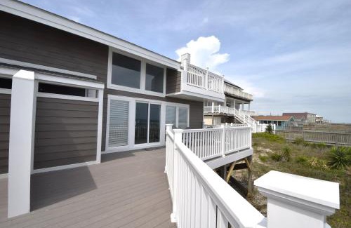 Emerald Isle Casa | Oceanfront vacation property - West