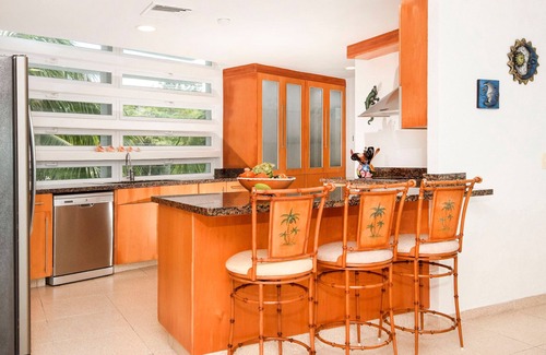 Zona Hotelera Norte Condominio | Oceanfront View in Gorgeous Condo