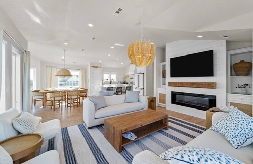 Corolla Casa | Oceanfront- walk to beach w/pool, hot tub and wrap around deck