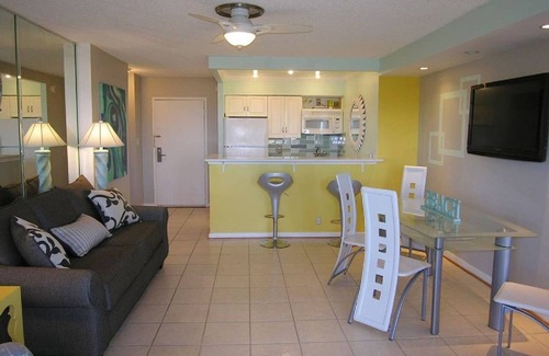 Virginia Beach Condominio | Paseo frente al mar en la playa, 2 hab.