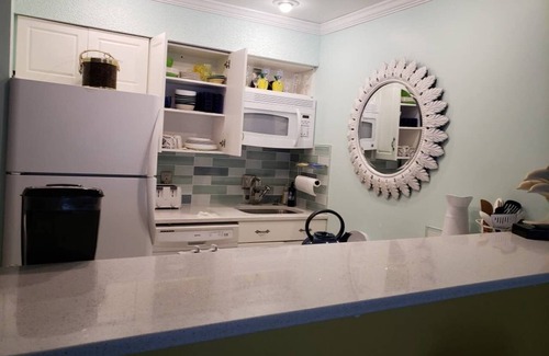 Virginia Beach Condominio | Paseo frente al mar en la playa, 2 hab.
