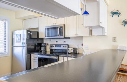 Kure Beach Casa | Oceanfront with Awesome Amenities - Ocean Dunes 1002