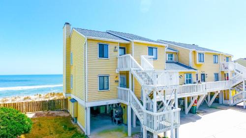 Kure Beach Casa | Oceanfront with Awesome Amenities - Ocean Dunes 1002