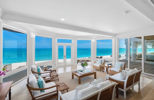 Great Exuma Casa | OCEANFRONT, with spectacular infinity pool on Tar Bay. An Exuma paradise.
