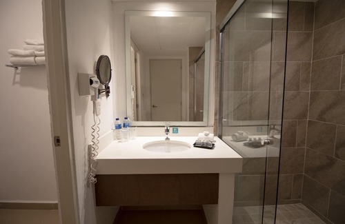 Zona Dorada Hotel | Oceano Palace Beach Resort