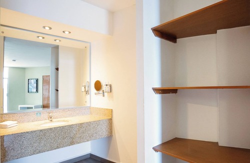 Zona Dorada Hotel | Oceano Palace Beach Resort