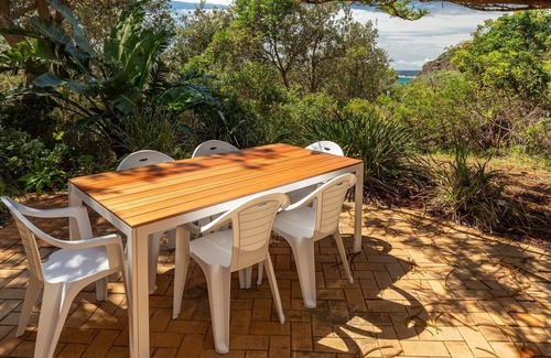 Boomerang Beach Apartamento | Oceanside 007 with beautiful oceans views and your own entertaining space