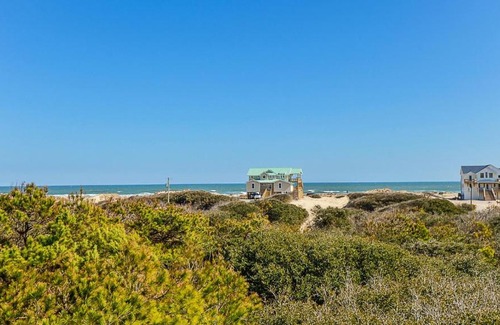 Carova Beach Casa | Oceanside, 5 BRs, Wild Horses, 600 ft to Beach Access, 4wheel Drive Area, 4x2398, The T House