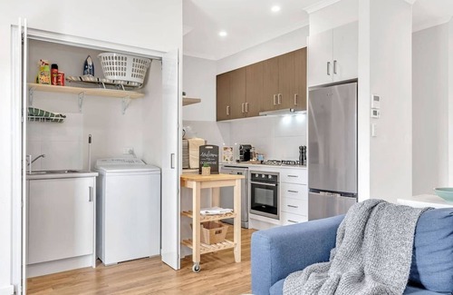 Christies Beach Casa | Oceanside at Christies Beach Contemporary Comfort