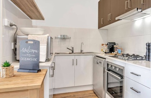 Christies Beach Casa | Oceanside at Christies Beach Contemporary Comfort