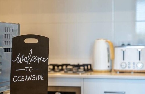 Christies Beach Casa | Oceanside at Christies Beach Contemporary Comfort