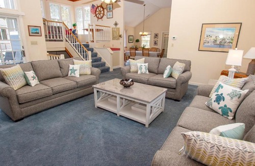 Corolla Light Casa | Oceanside, Close to Beach Access, Close to Shopping, Community Amenities, 717, Captains Quarters