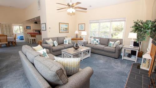 Corolla Light Casa | Oceanside, Close to Beach Access, Close to Shopping, Community Amenities, 717, Captains Quarters