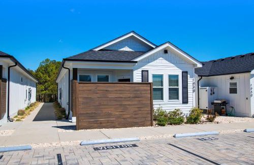 Corolla Light Casa | Oceanside, Comm Pool! Lighthouse Views! Close to beach, BC18B, Oh Whale