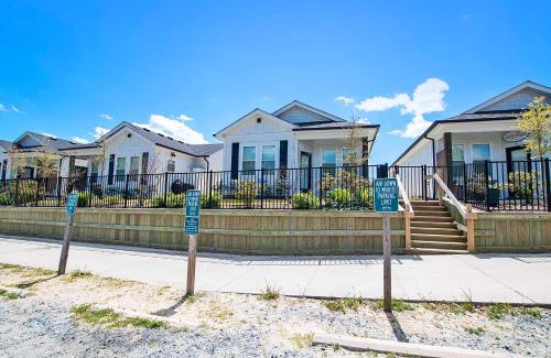 Corolla Light Casa | Oceanside, Comm Pool! Lighthouse Views! Close to beach, BC18B, Oh Whale