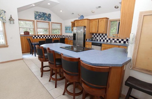 Corolla Light Casa | Oceanside, Community Pools, Community Tennis, Hot Tub, 13, Tree Tops