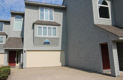 Corolla Light Casa | Oceanside, Community Pools, Close to Beach, Community Amenities, 607, Beach Ball Villa