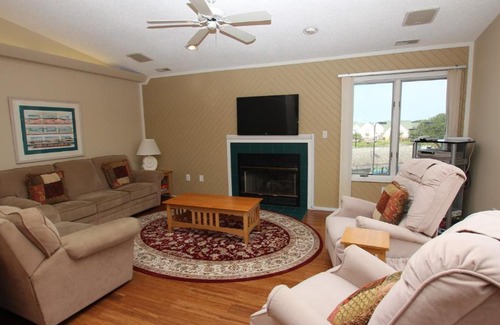 Corolla Light Casa | Oceanside, Community Pools, Close to Beach, Community Amenities, 607, Beach Ball Villa