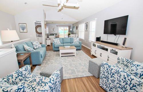 Corolla Light Casa | Oceanside, Community Pools, M24, Sunshine & Tan Lines