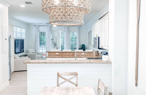 Islamorada Casa | Oceanside Getaway: Renovated Home with Boat Slip, Pool & Beach - Gated community