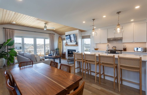 Ship Bottom Casa | Oceanside home - 2 min walk to the beach! Ocean & bay views!