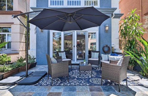 Townsite Cabaña | Oceanside Home w/ Rooftop Patio - Steps to Beach!