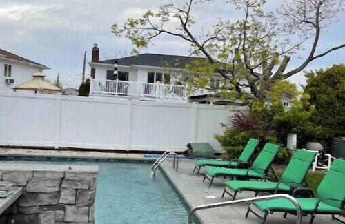Oceanside Casa | Oceanside Home w/Salt Water Pool