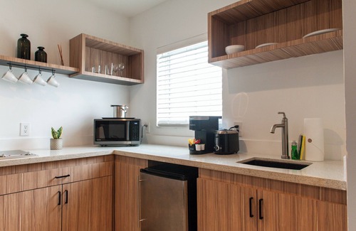 Mid Beach Hotel | Oceanside Hotel and Suites